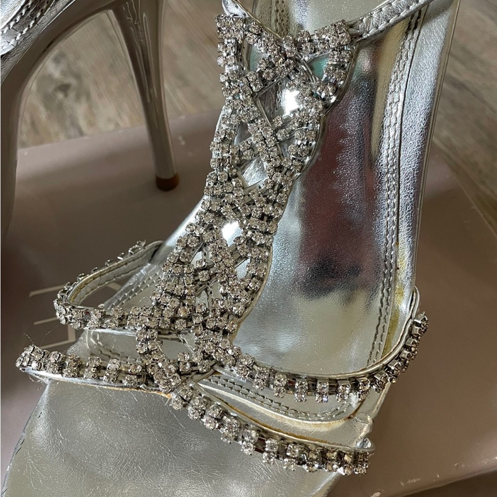 Women’s Silver Diamond Heels (10) - Picture 3 of 6